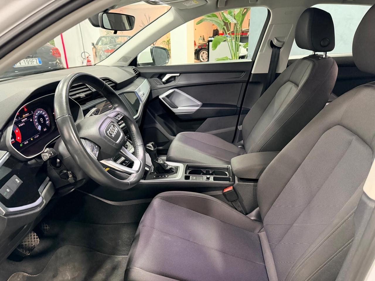 Audi Q3 35 TDI S tronic Business