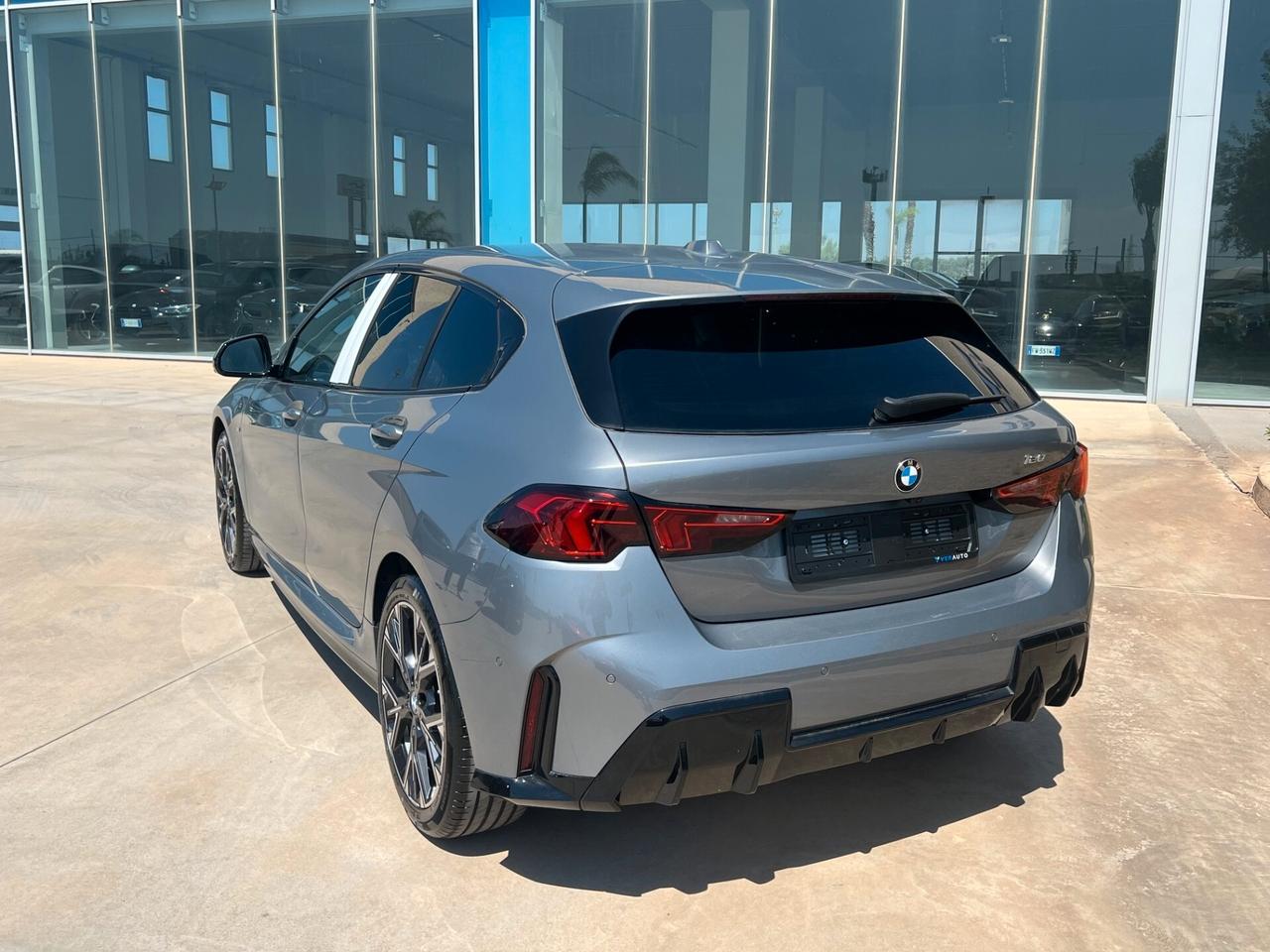 BMW 120 48V MSport auto possibilità noleggio no scoring