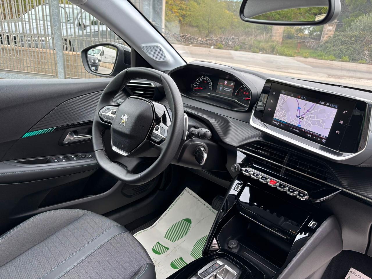 Peugeot 208 PureTech 100cv EAT8 5p Allure Pack