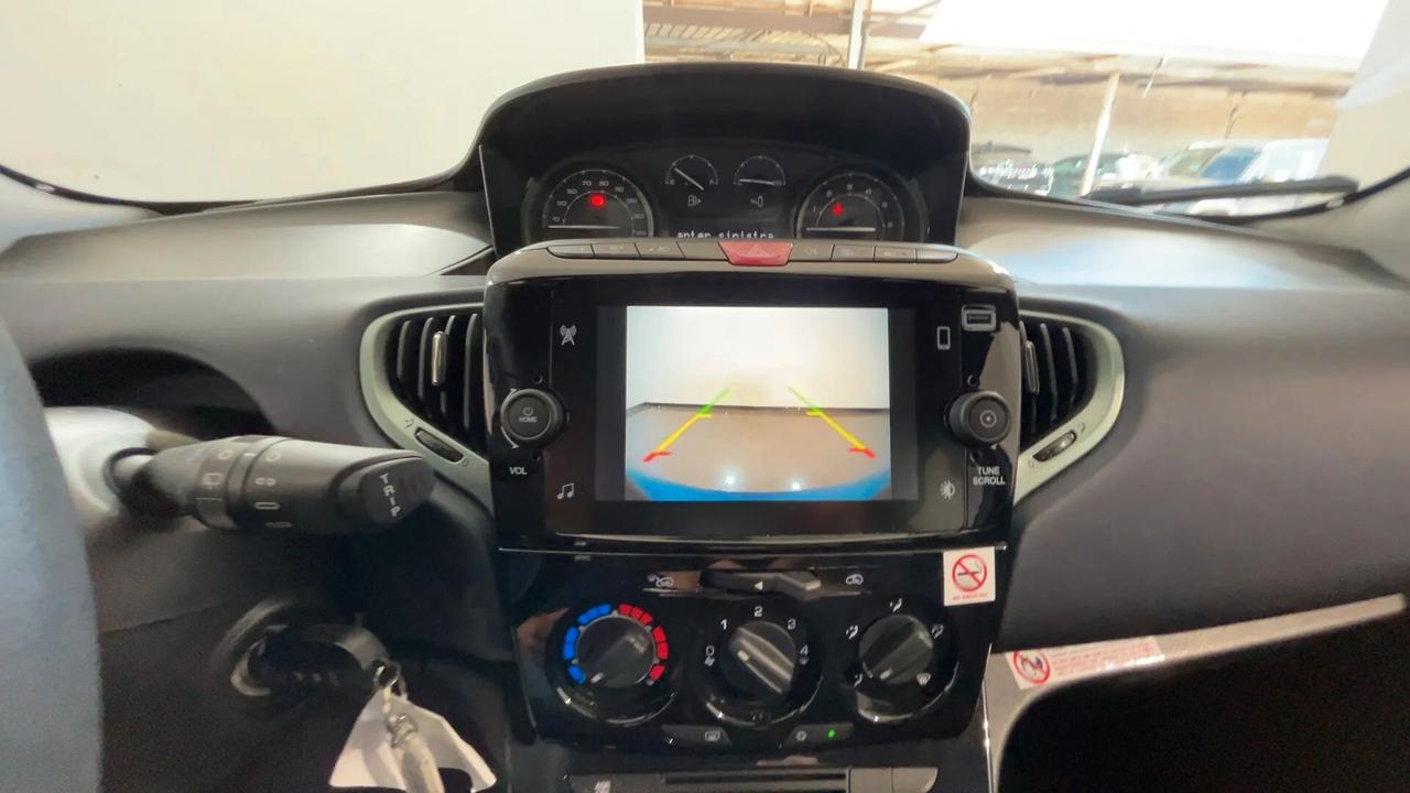 Lancia Ypsilon 1.0 Hybrid Platino full optional