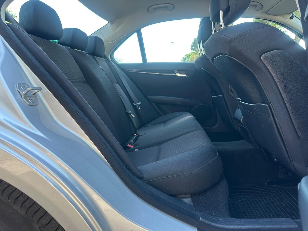 Mercedes-benz C 220 CDI BlueEFFICIENCY Avantgarde