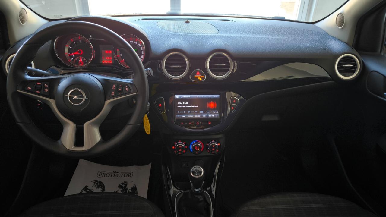 Opel Adam 1.2 70 CV Slam