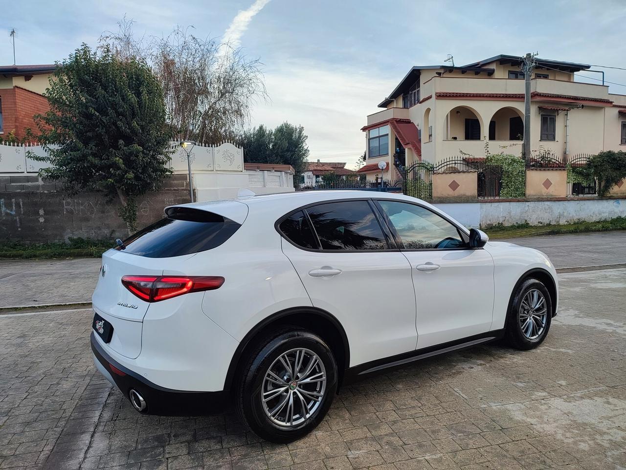Alfa Romeo Stelvio 2.2 TD 160 CV AT8 TELECAMERA NAVIGATORE DA VETRINA