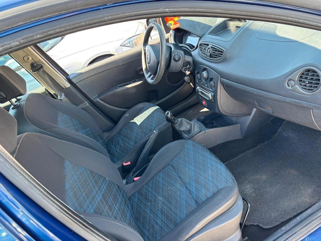 Renault Clio Storia 1.2 16V 5 porte Dynamique