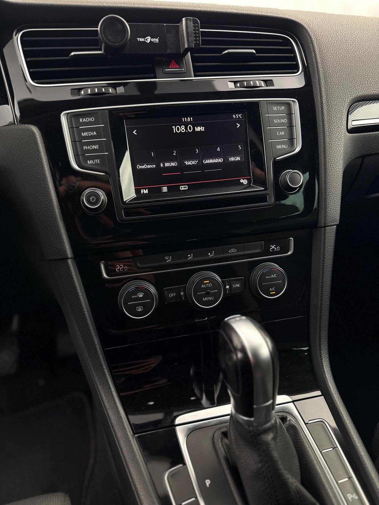 Volkswagen Golf 1.6 TDI 110cv DSG R-LINE ALLESTIMENTO