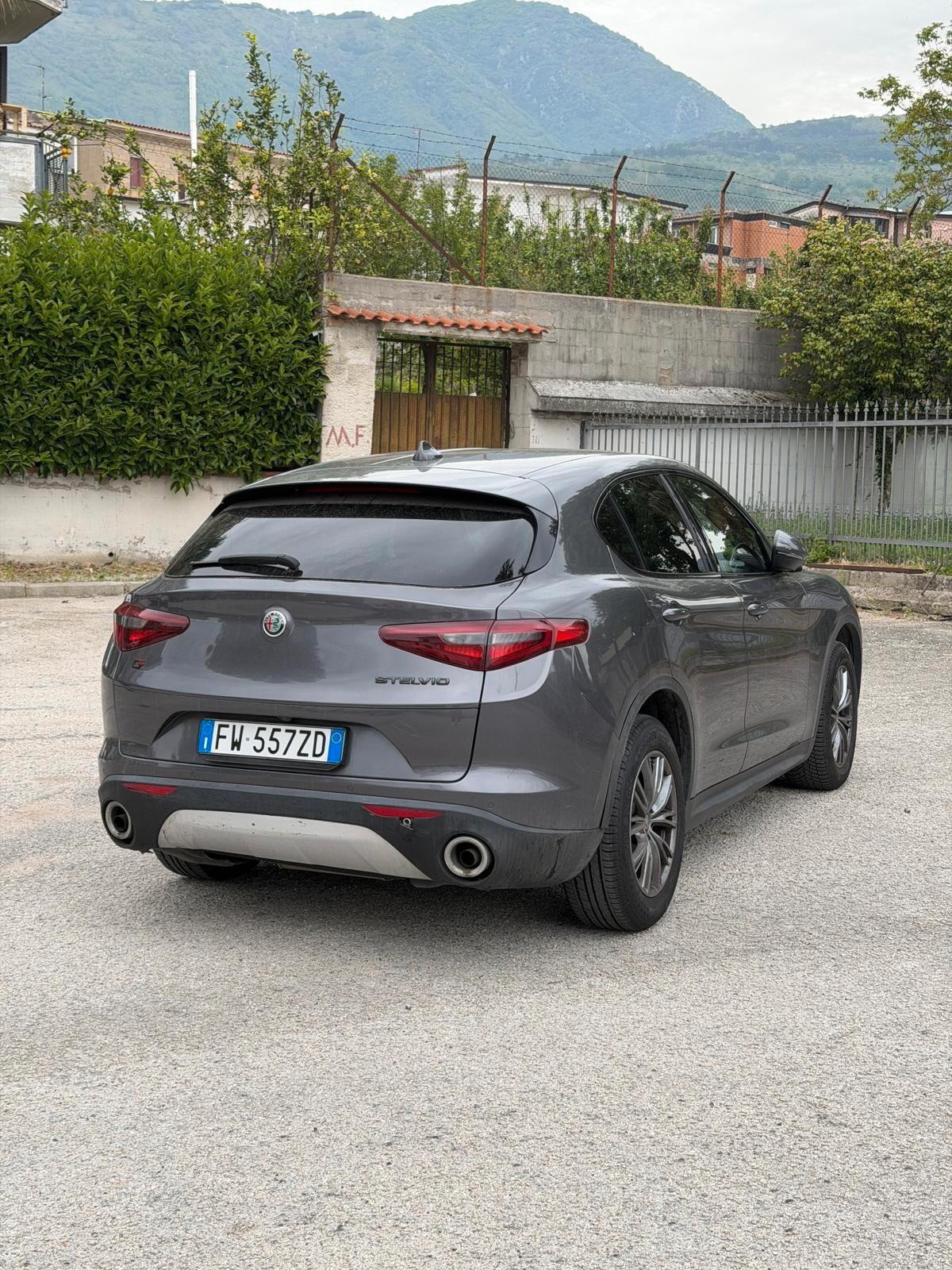 Alfa Romeo Stelvio 2.2 Turbodiesel 210 CV AT8 Q4 Executive