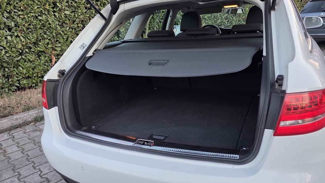 Audi A4 2.0 TDI 143CV Gancio Traino Xeno Euro5