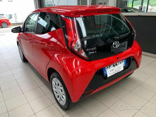 Toyota Aygo Connect 1.0 VVT-i 72 CV 5 porte x...