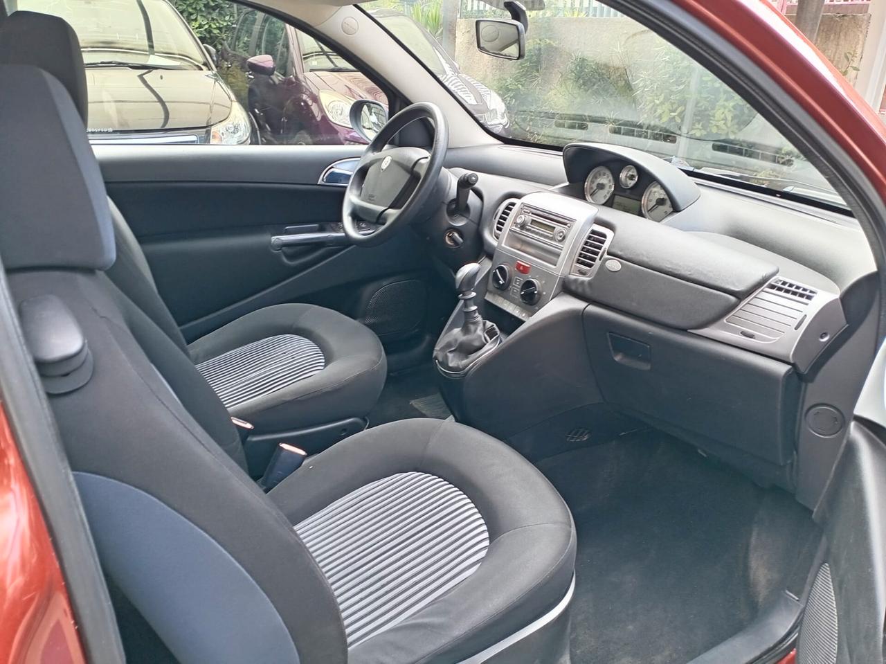 Lancia Ypsilon 1.2 Oro Giallo