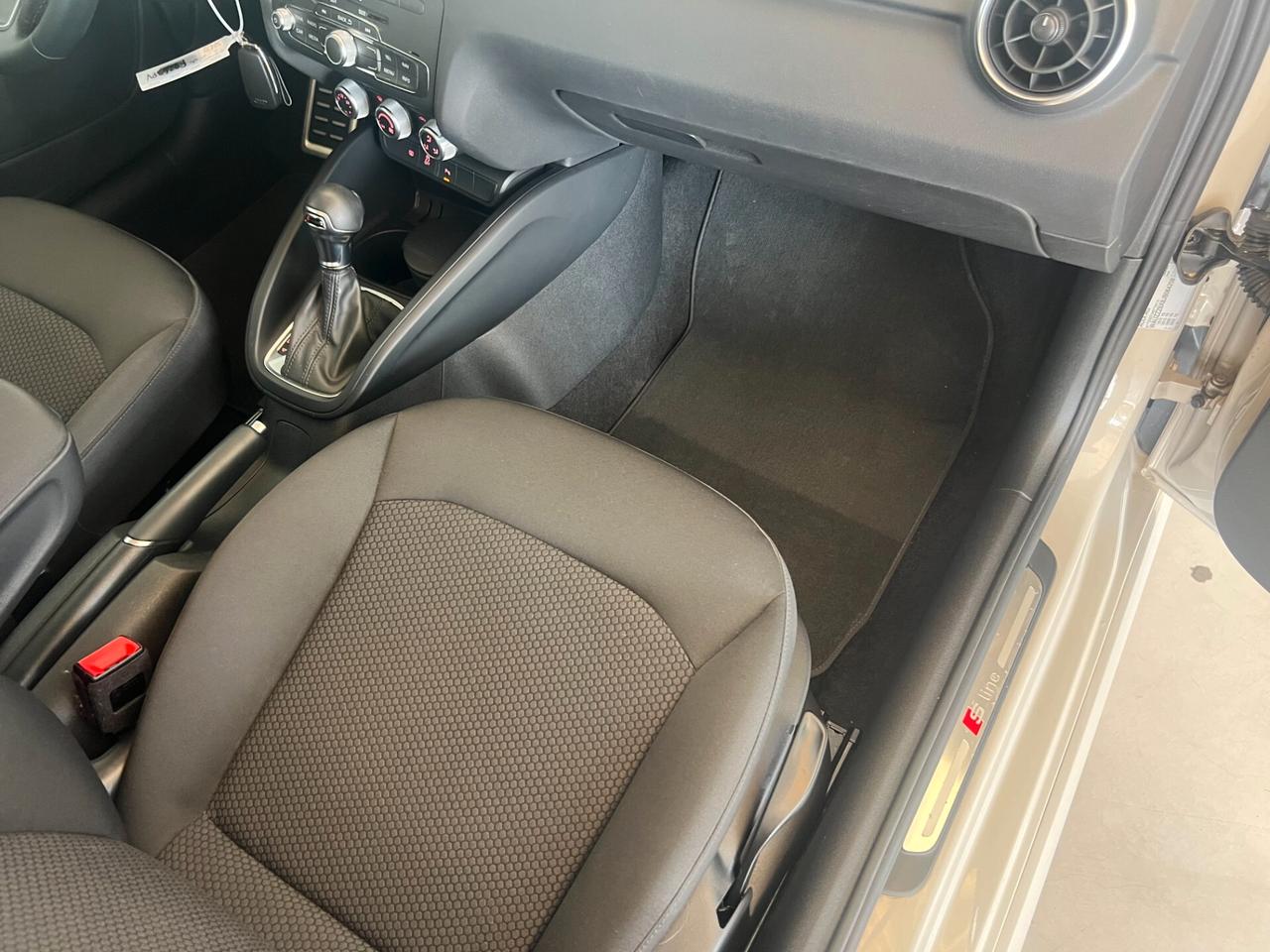 Audi A1 SPB 1.0 TFSI ultra S tronic S-LINE ESTERNO
