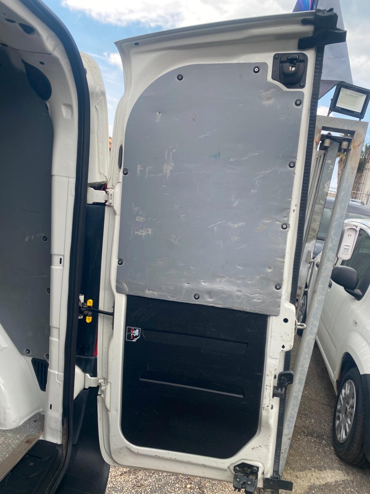 FIAT DOBLO' 1.6 105CV 3POSTI PC-TN Cargo LOUNGE