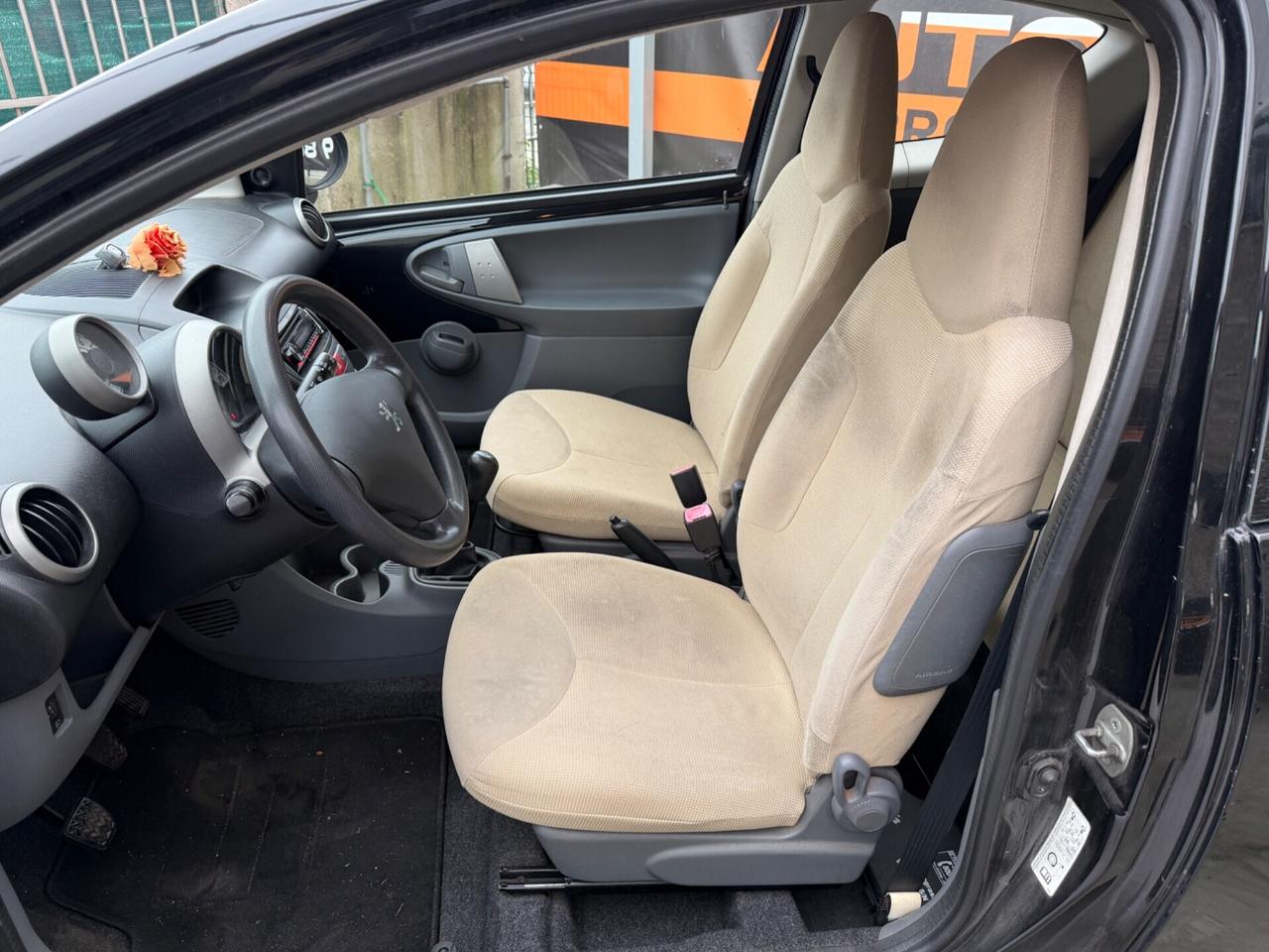 Peugeot 107 1.0 benzina euro4 68CV neopatentati