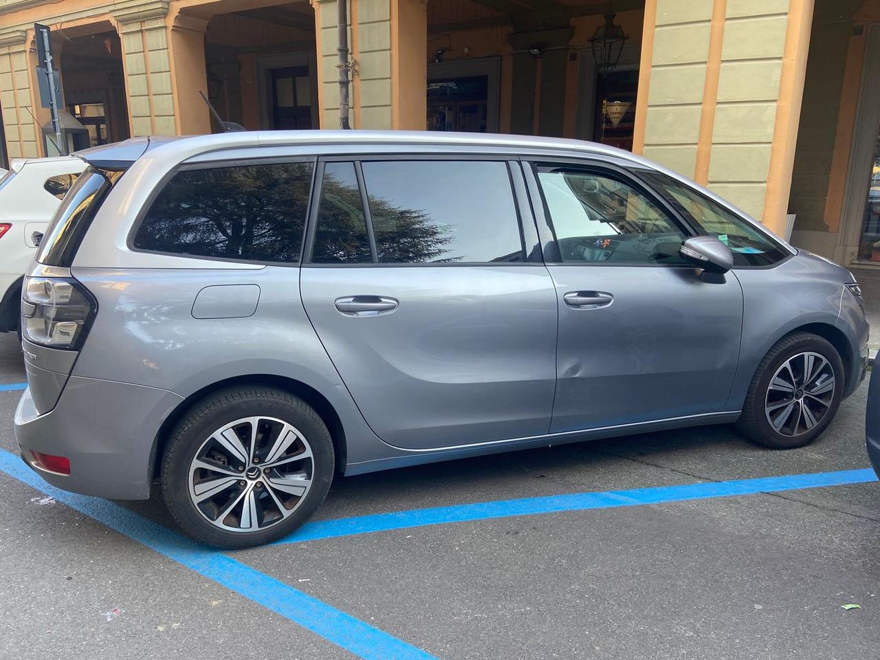 Citroen Spacetourer Shine 1.6 Blue HDi 120