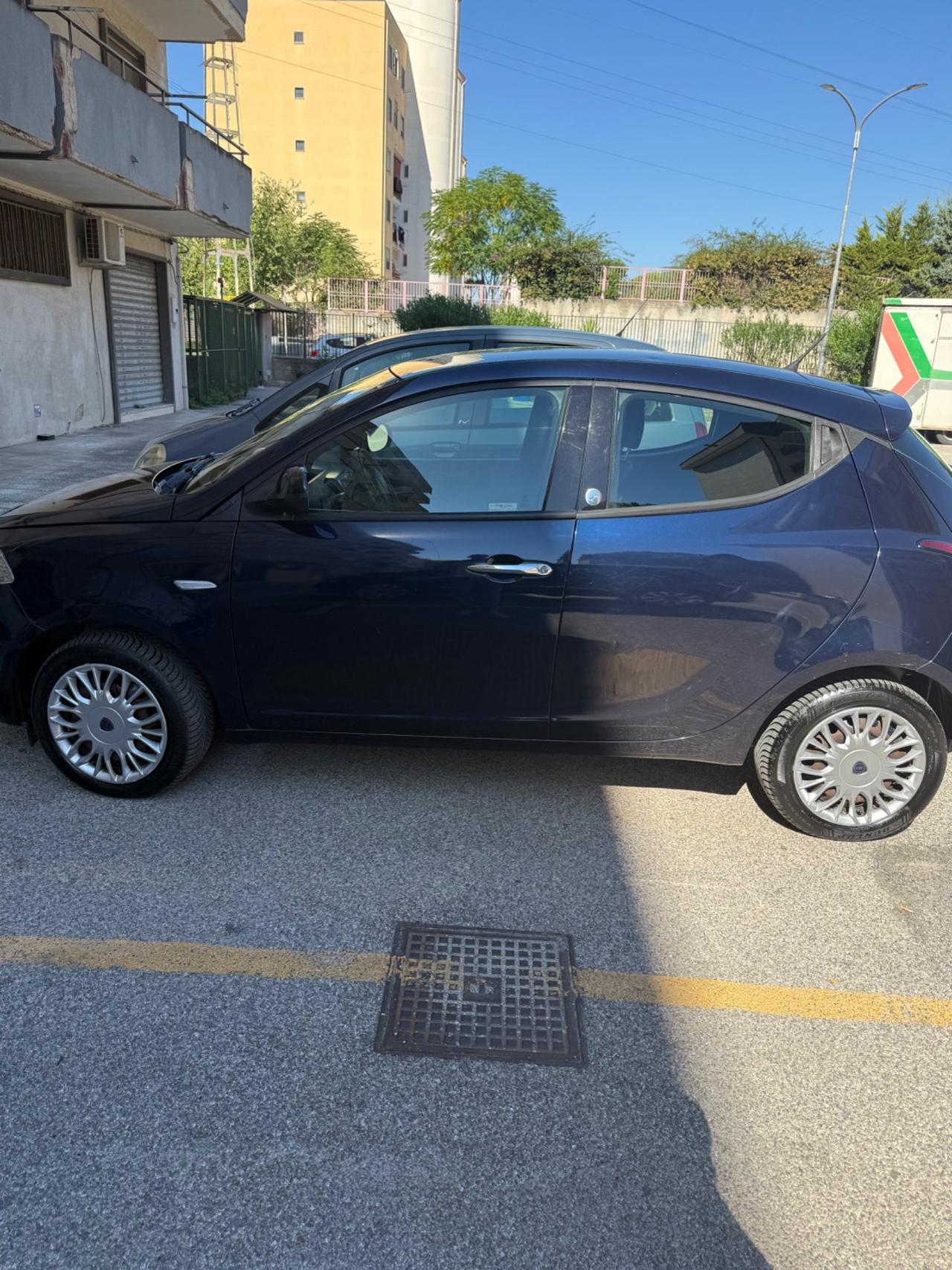 Lancia Ypsilon 1.2 69 CV 5 porte GPL Ecochic Gold