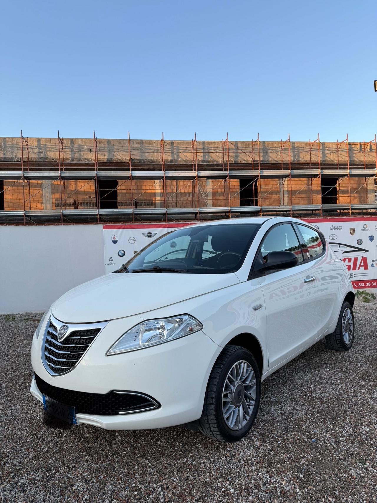 Lancia Ypsilon 0.9 TwinAir 85 CV 5 porte Metano Ecochic Gold