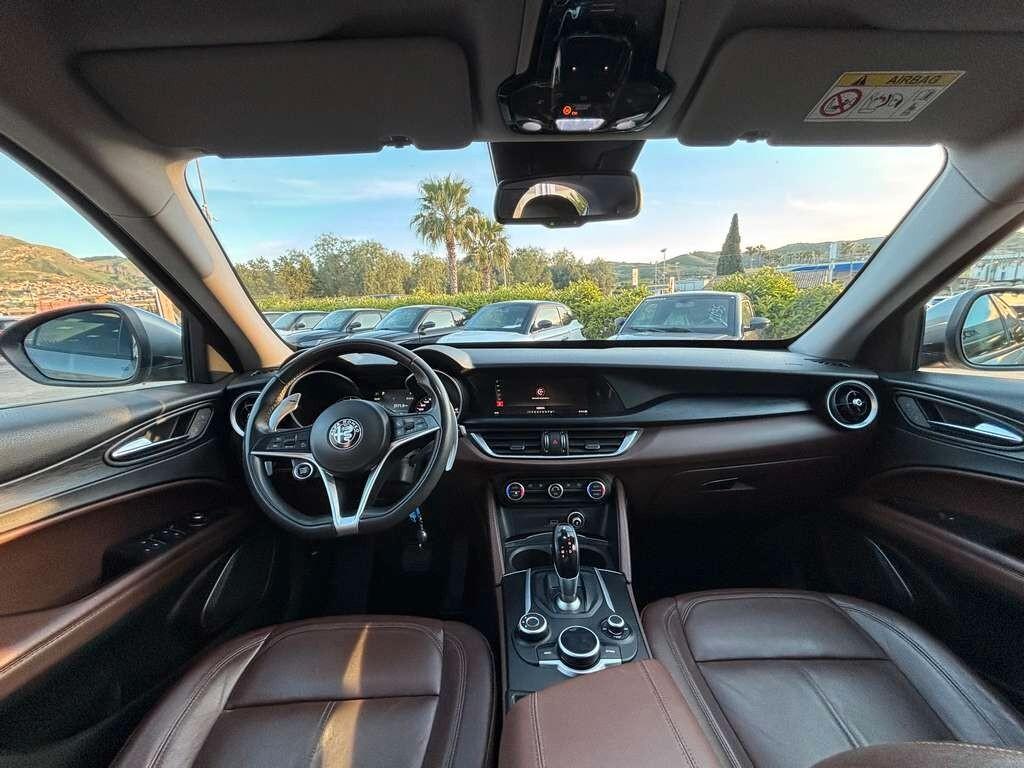 Alfa Romeo Stelvio 2.2 Turbodiesel 210 CV AT8 Q4 Executive 2018 / KM 235.000 Tua a solo 149 Euro al mese