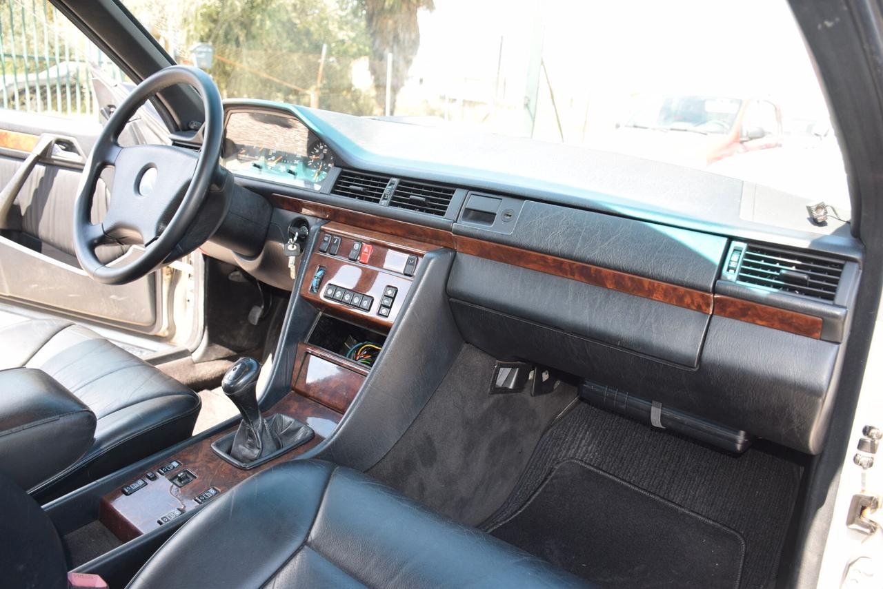 Mercedes-benz CE 300 MERCEDES COUPE' 3.0 6 CILINDRI 231CV TETTO APRIBILE PELLE CAMBIO H