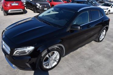 MERCEDES-BENZ GLA 180 d Automatic Premium *TETTUCCIO, LUCI AMBIENT*