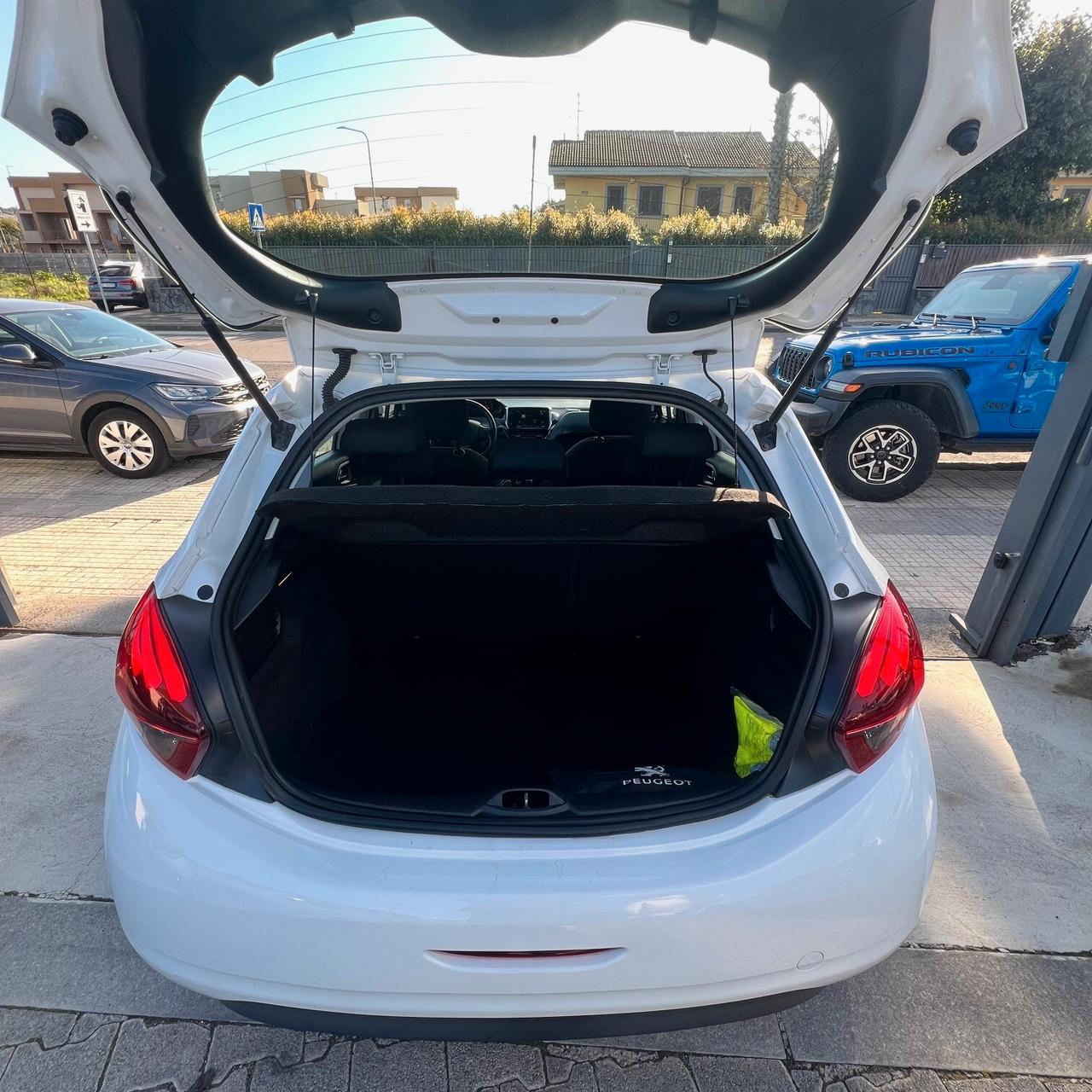 Peugeot 208 PureTech 82 5 porte Allure