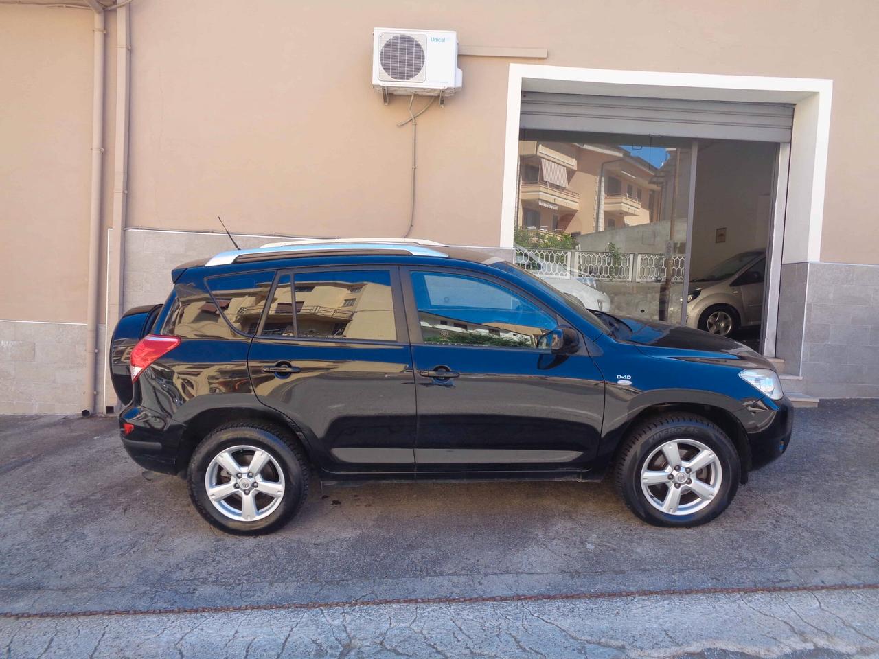 Toyota RAV4 2.2 D-4D 136CV Sol (Finanziabile)