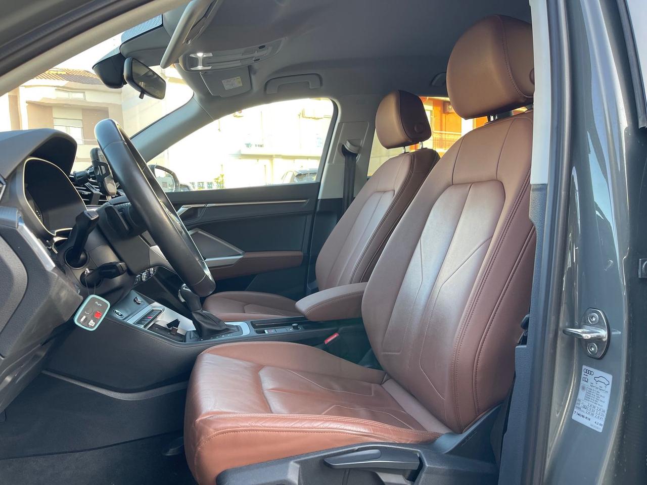 Audi Q3 2.0 35 TDI Business #10639