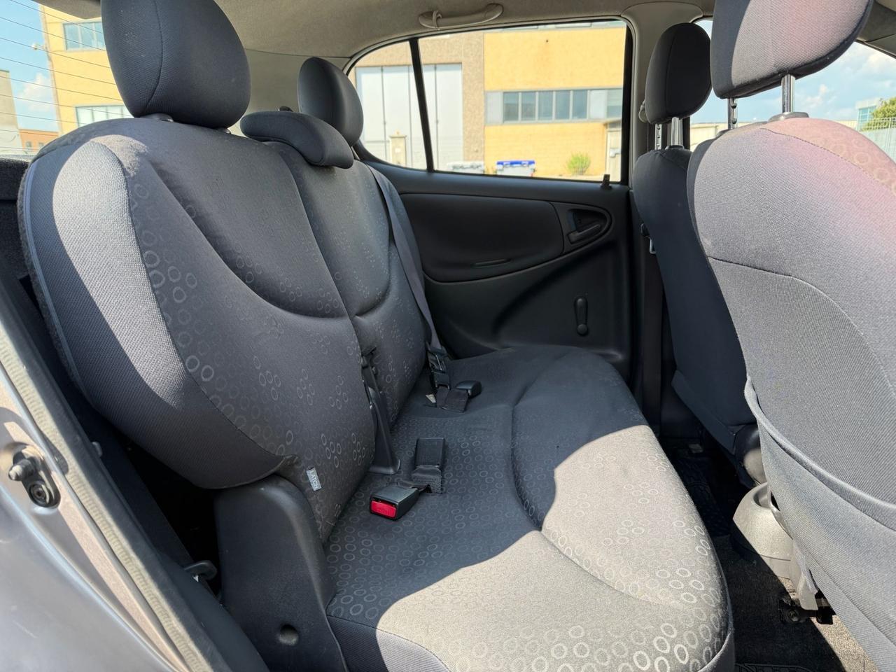 Toyota Yaris tdi D-4D Sol