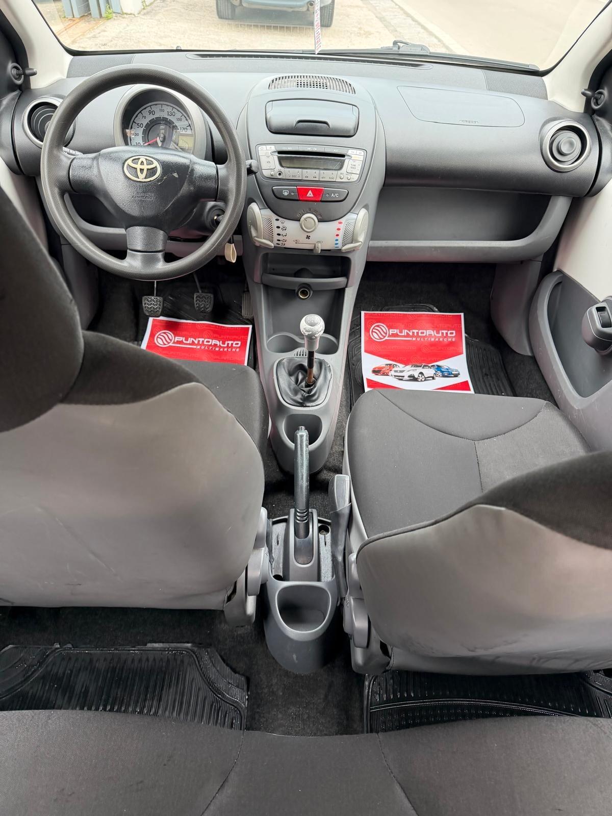 Toyota Aygo 1.0 12V VVT-i 5 porte Sol Connect