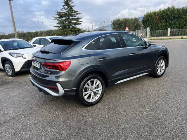 AUDI Q3 35 TDI S line edition