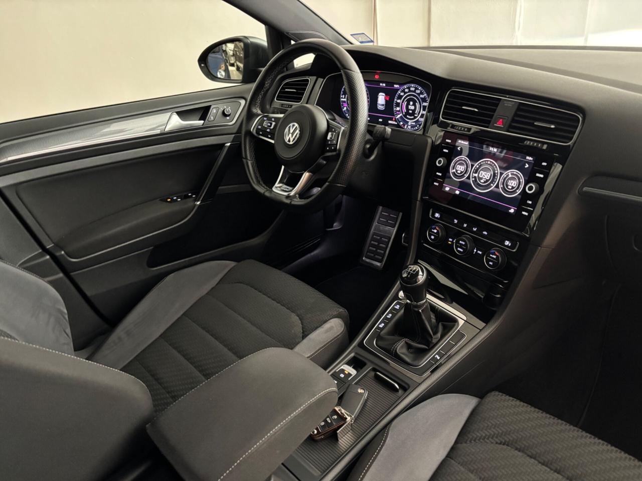 Volkswagen Golf 7.5 1.6 TDI 115 CV 5p. R-line BlueMotion Technology