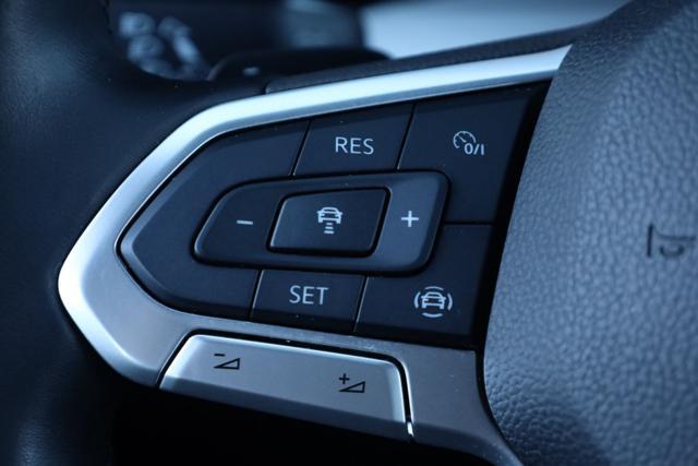 VOLKSWAGEN Golf 1.0 eTSI EVO DSG Life