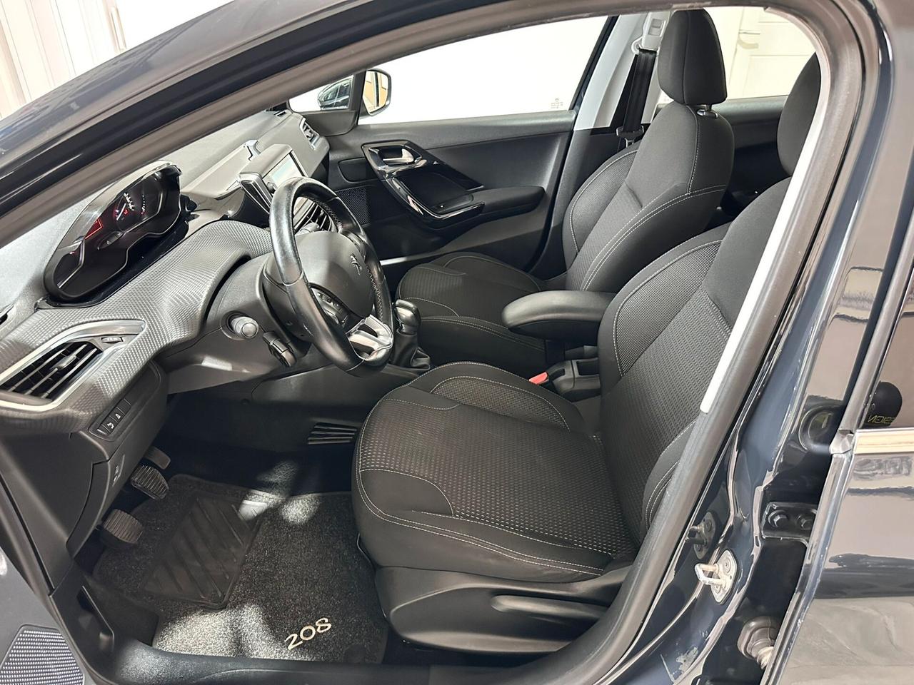 Peugeot 208 BlueHDi Allure - FULL – DA VETRINA – LED – NAVI