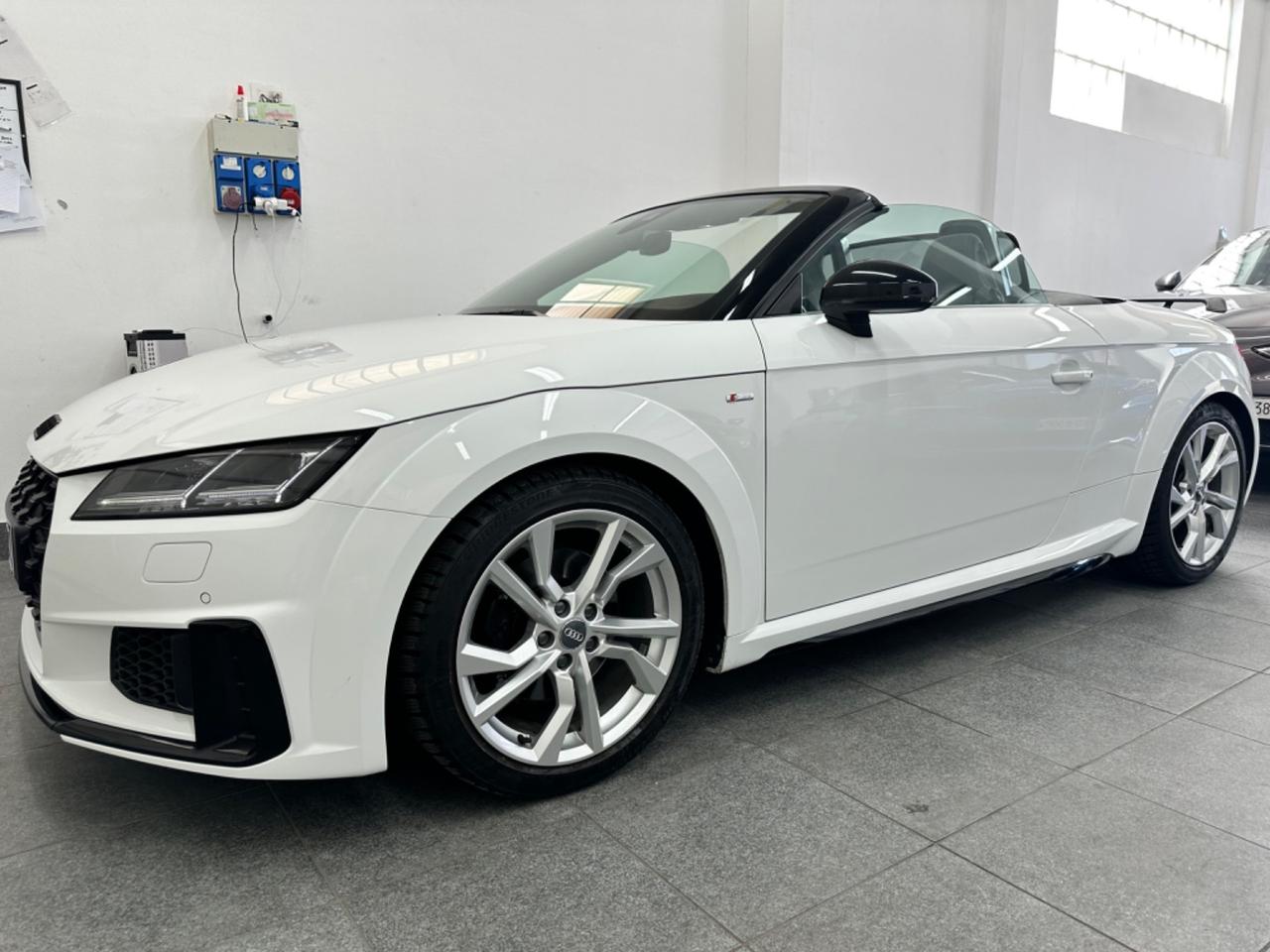 AUDI TT ROADSTER S-LINE COMPETITION