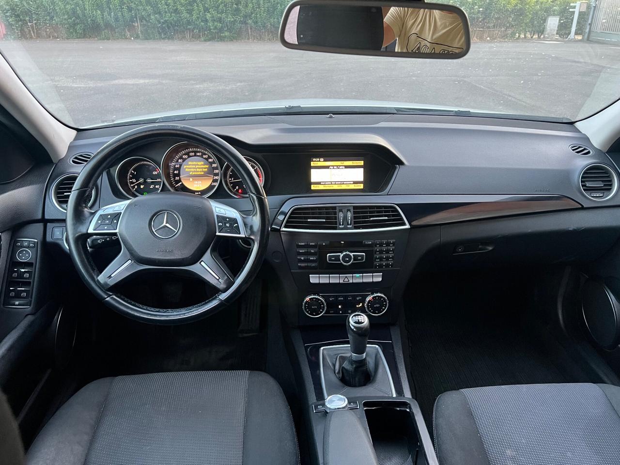 Mercedes-benz C 220 CDI BlueEFFICIENCY Avantgarde
