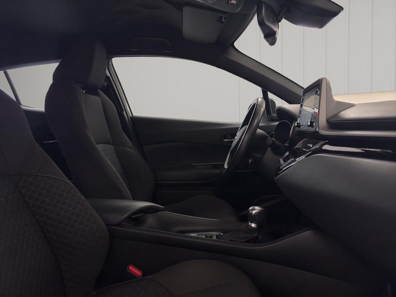 Toyota C-HR 1.8h Active e-cvt