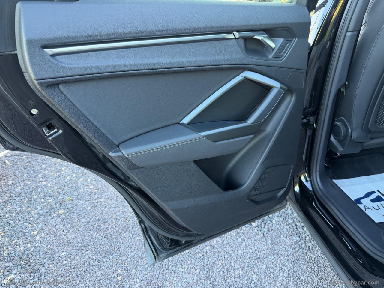 AUDI Q3 SPORTBACK 2.0TDI S-line NAVI FULL LED RETROCAMERA 360