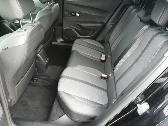 PEUGEOT 2008 motore elettrico 136 CV Allure Pack