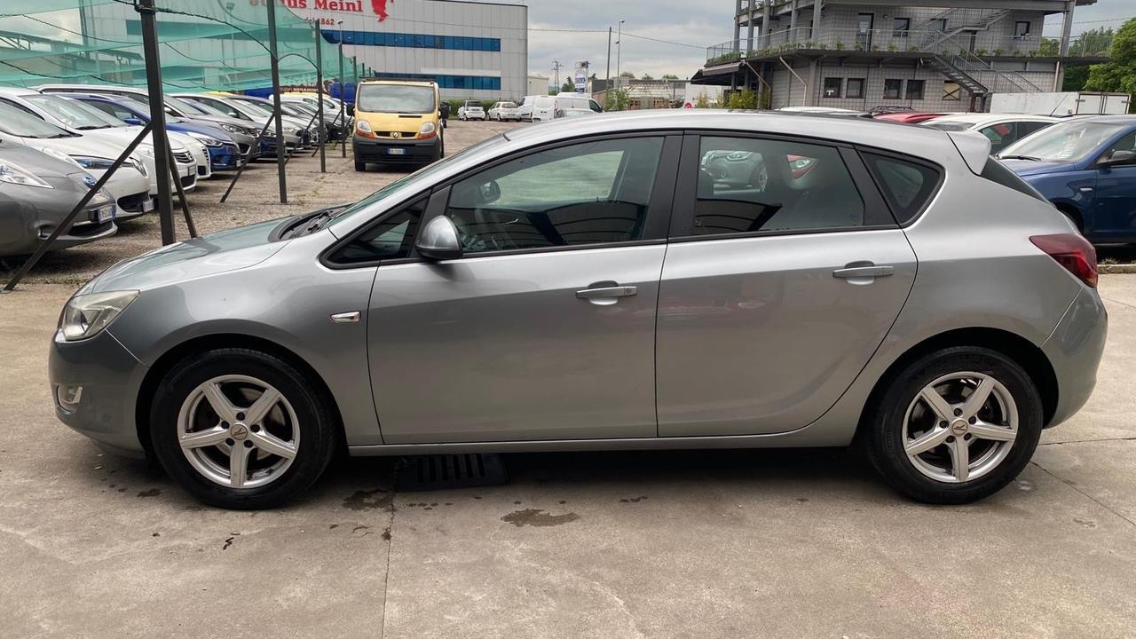 Opel Astra 1.7 CDTI 110CV 5 porte Cosmo
