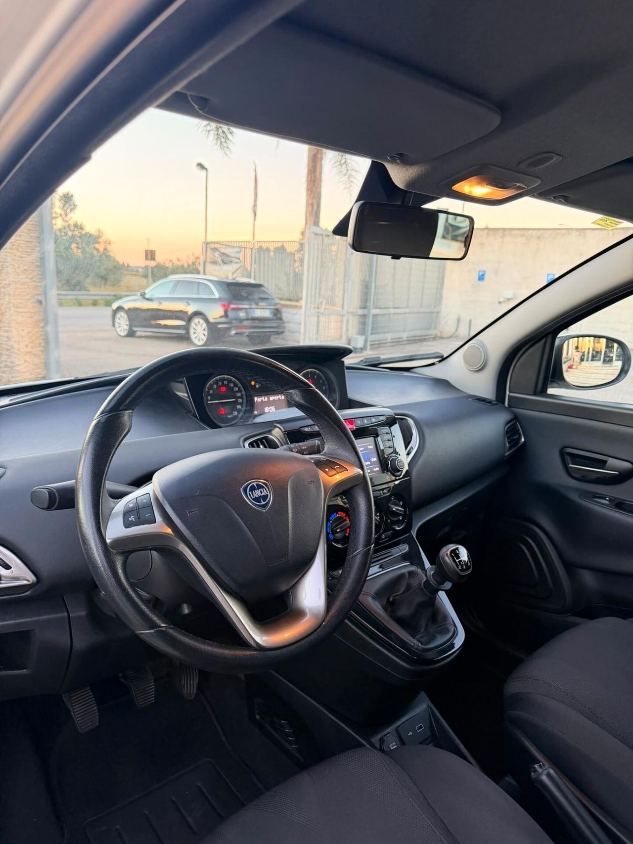 Lancia Ypsilon 1.2 69 CV 5 porte GPL Ecochic Gold