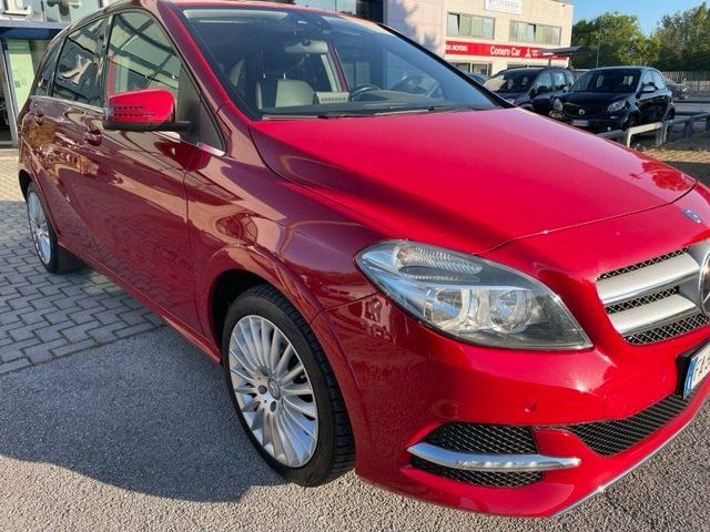 MERCEDES-BENZ B 200 c Sport