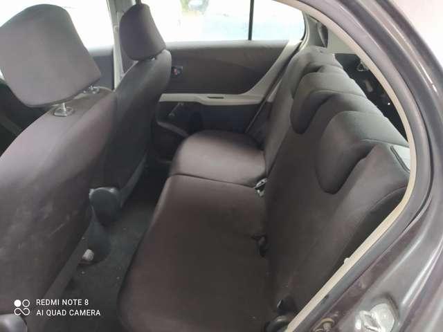 Toyota Yaris Yaris II 5p 1.0