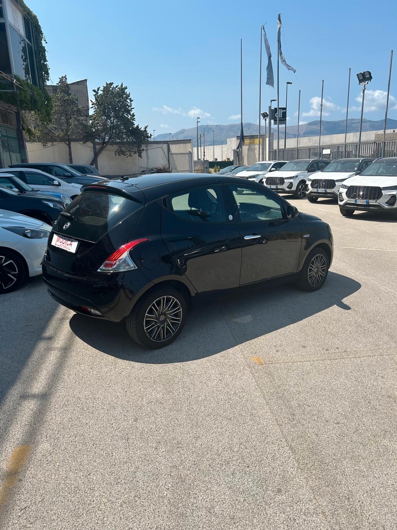 Lancia Ypsilon 1.2 69 CV 5 porte GPL Ecochic Gold