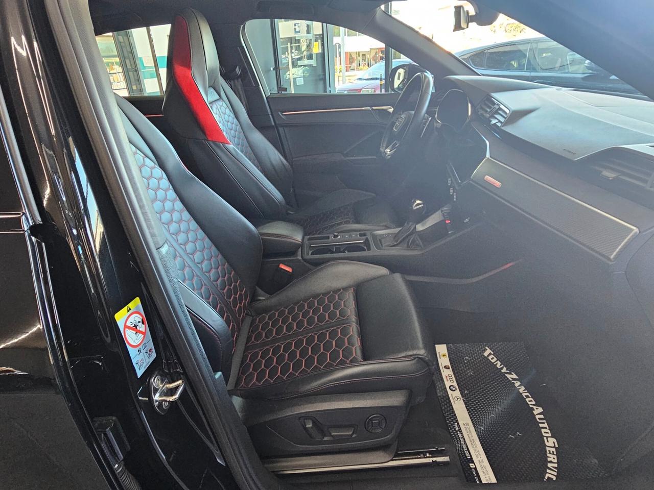 AUDI RSQ3 BLACK EDITION