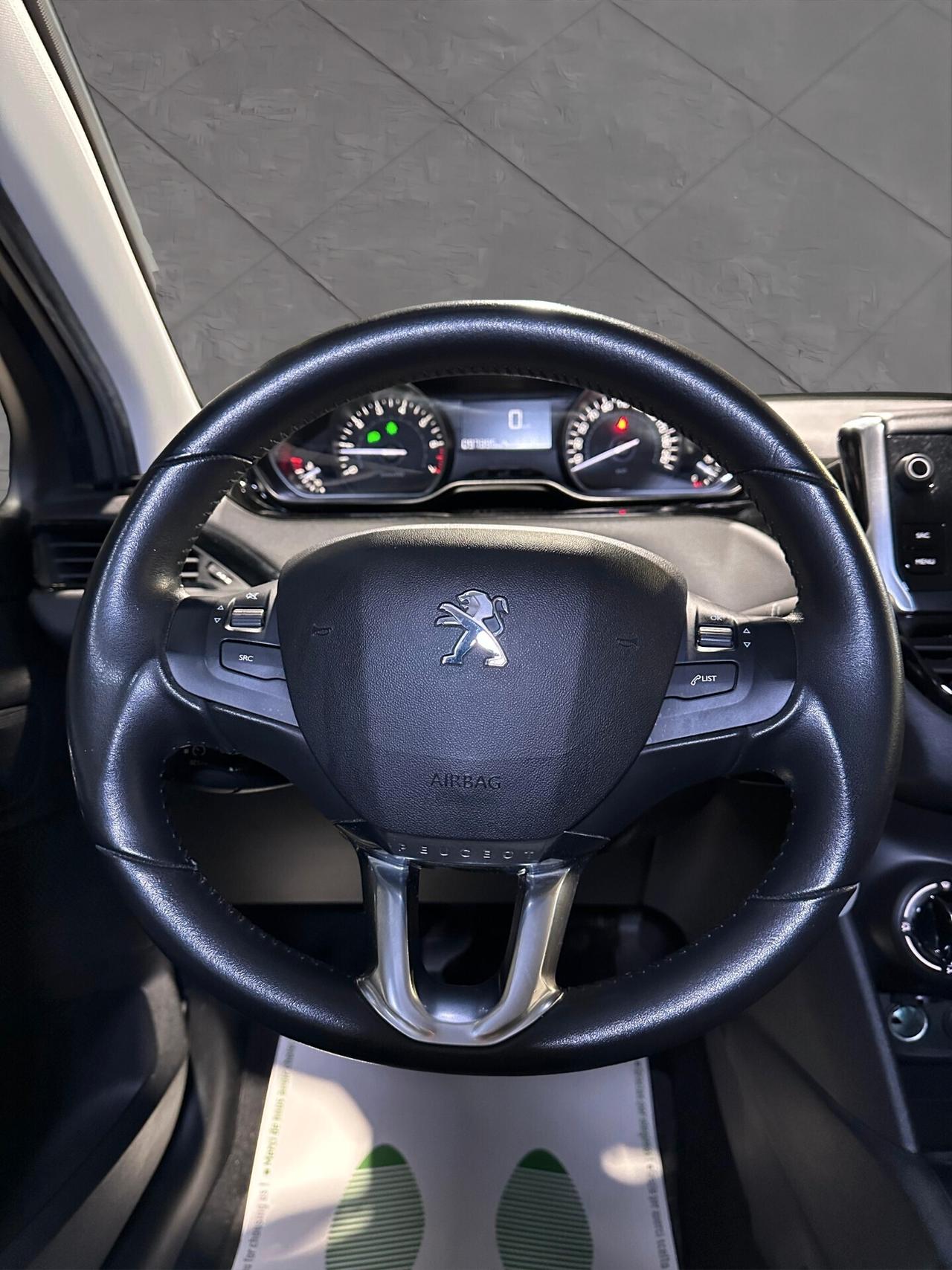 Peugeot 208 PureTech 82 5 porte Allure