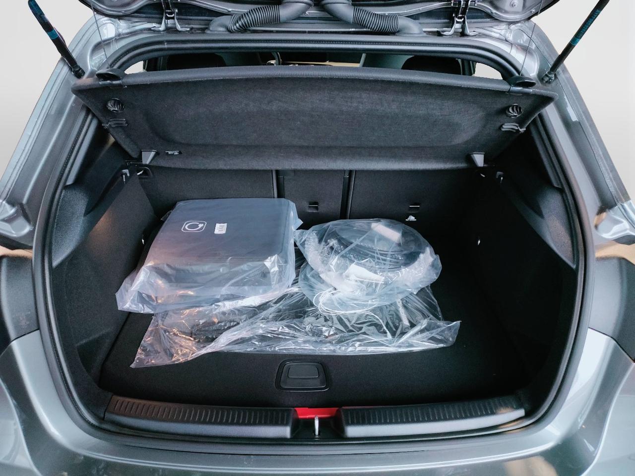 Mercedes-Benz A 250 e con tecnologia ibrida EQ