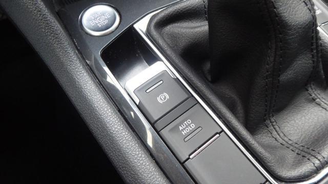 VOLKSWAGEN Tiguan 2.0 TDI 150 CV SCR DSG Elegance