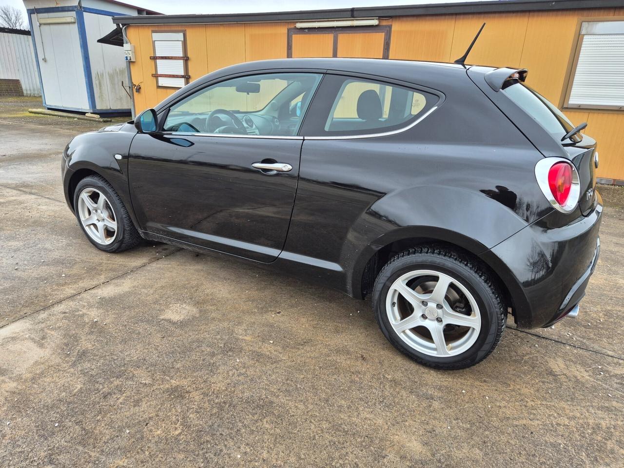 Alfa Romeo MiTo 1.6 JTDm 16V Distinctive Sport Pac