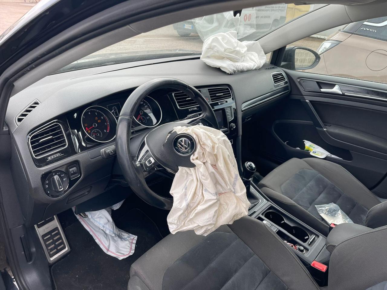 Volkswagen Golf 1.4 TGI SINISTRATA