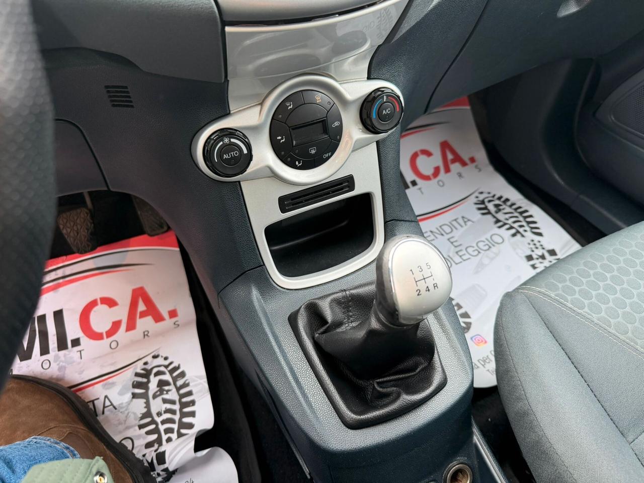 Ford Fiesta 1.4 TDCi 68CV 5 porte Titanium