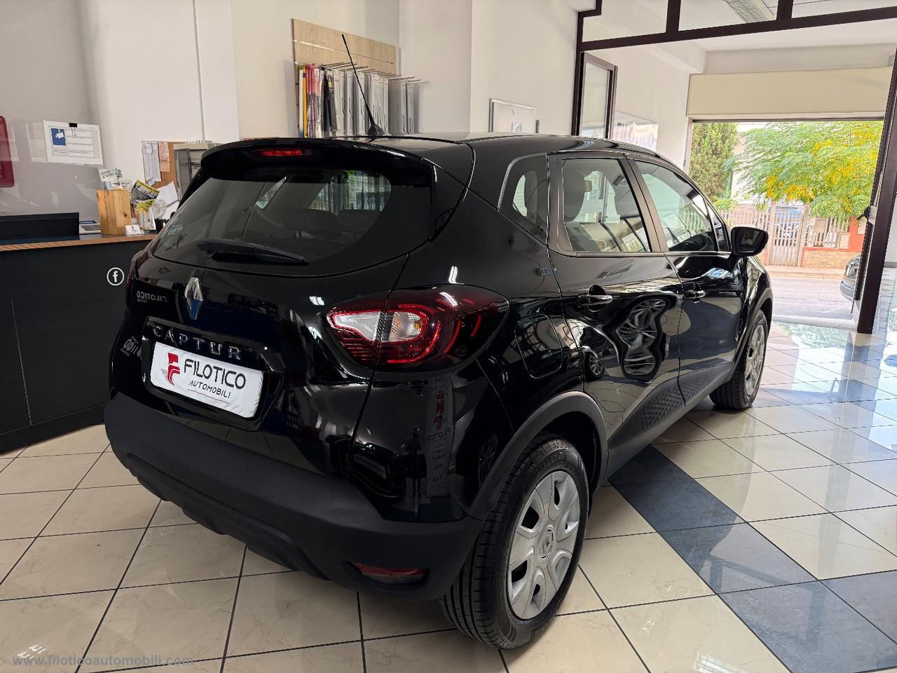 RENAULT Captur dCi 8V 90 CV Life BLUETOOTH - TAGLIANDATA