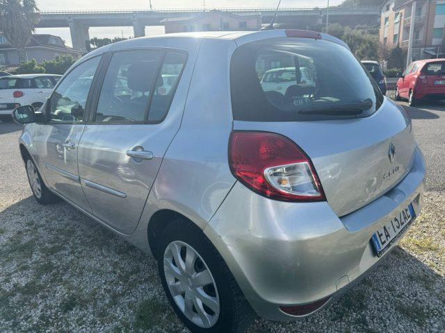 RENAULT Clio 1.2 16V 5 porte Confort